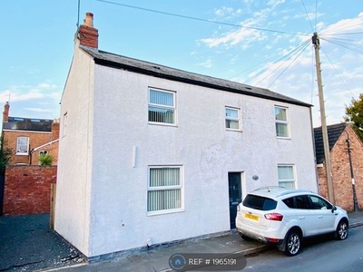 Detached house to rent in New Street, Leamington Spa CV31