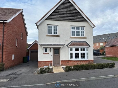 Detached house to rent in Ouzel Chase, Bracknell RG12