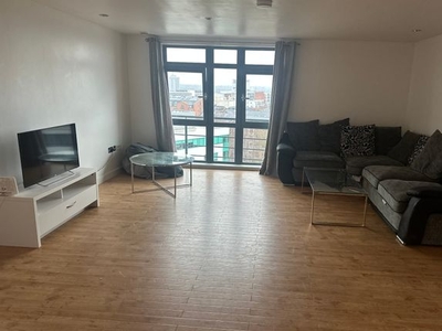 Duplex to rent in Fox Street, Leicester LE1