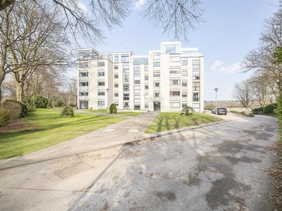 Flat for sale in Lake View Court, Roundhay, Leeds LS8