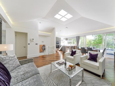 Flat for sale in Old Church Street, Chelsea SW3