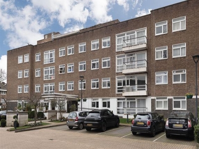Flat for sale in Wymondham, St. Johns Wood Park, London NW8