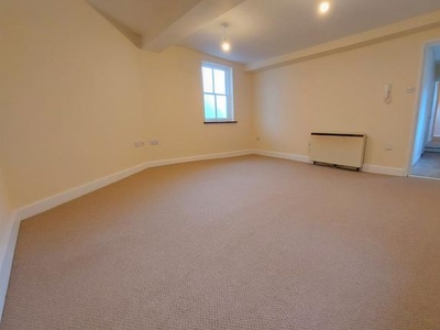 Flat to rent in 6 Pepperpot Mews, Worcester, Worcestershire WR8
