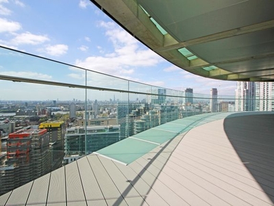 Flat to rent in Arena (Baltimore) Tower, 25 Crossharbour Plaza, Canary Wharf E14