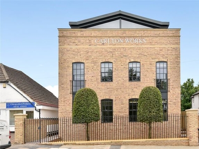 Flat to rent in Carlton House, 61B St. Johns Hill, Sevenoaks, Kent TN13