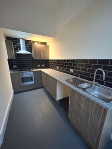 Flat to rent in Croxteth Road, Toxteth, Liverpool L8