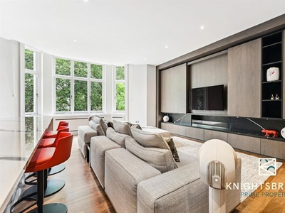 Flat to rent in Ennismore Gardens, Knightsbridge, London SW7