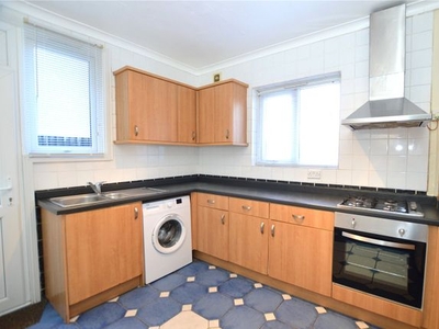 Flat to rent in Francis Road, Croydon CR0