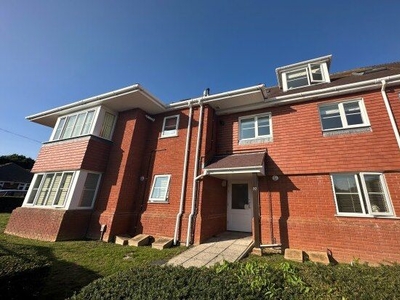 Flat to rent in Hoopers, Poole BH15