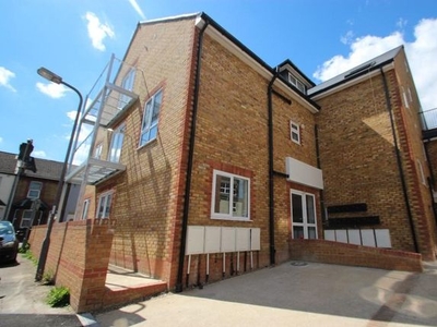 Flat to rent in Jubilee Road, High Wycombe HP11