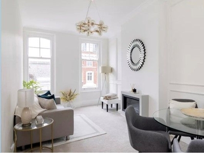 Flat to rent in King's Road, London SW3