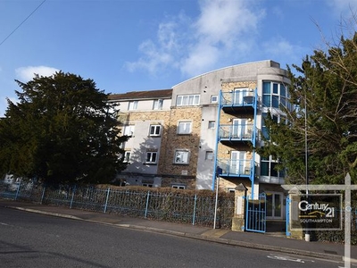 Flat to rent in |Ref: R203909|, Hulse Road, Southampton SO15