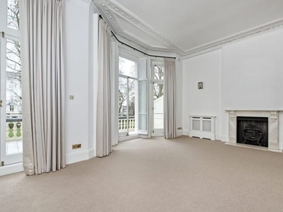 Flat to rent in St. Georges Square, London SW1V