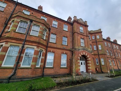 Flat to rent in Willow Road, Bournville, Birmingham B30