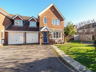 Link-detached house to rent in Danesfield, Ripley, Woking GU23