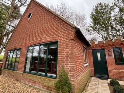Lodge to rent in Erpingham, Norwich NR11
