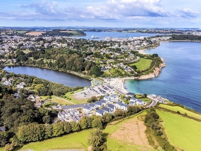 Penthouse for sale in Shore View, Swanpool, Falmouth TR11