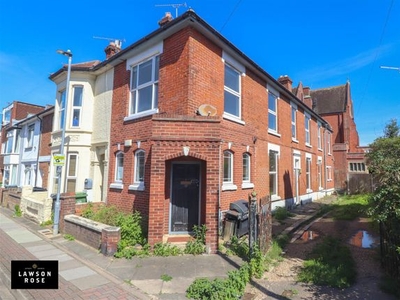Property to rent in Fawcett Road, Southsea PO4