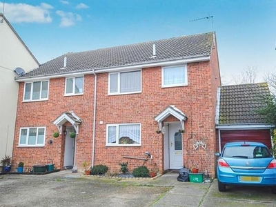 Property to rent in Orwell Close, Colchester CO4