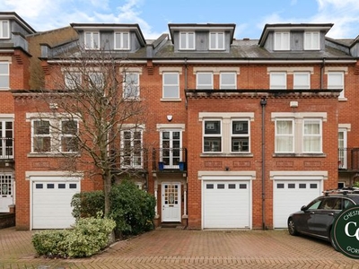 Town house for sale in Walsingham Place, London SW4