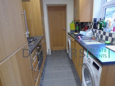 Semi-detached house to rent in Barclay Street, Leicester LE3