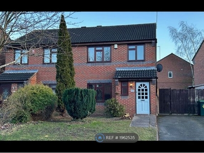 Semi-detached house to rent in Caledonian Close, Walsall WS5