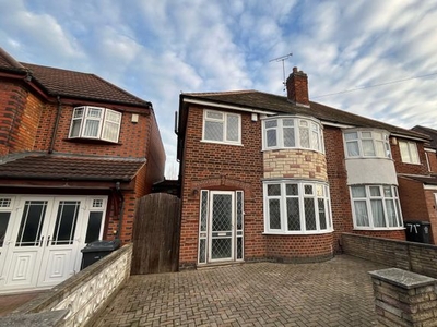 Semi-detached house to rent in Staveley Road, Leicester LE5