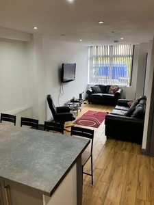 Shared accommodation to rent in Heeley Road, Birmingham, West Midlands B29