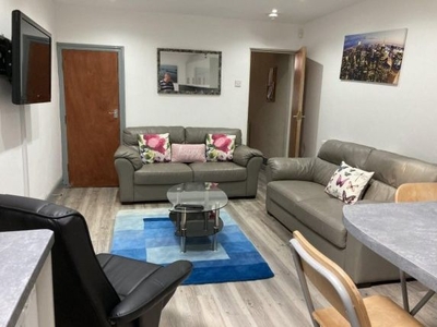 Shared accommodation to rent in Heeley Road, Birmingham, West Midlands B29