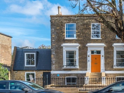 Terraced house to rent in Ardleigh Road, London N1