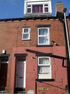 Terraced house to rent in Autumn Avenue, Hyde Park, Leeds LS6