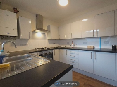 Terraced house to rent in Chaplin Road, Bristol BS5