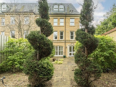 Terraced house to rent in Langdon Park, Teddington TW11