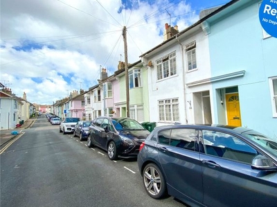 Terraced house to rent in Lincoln Street, Brighton, East Sussex BN2