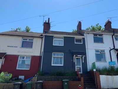 Terraced house to rent in Mafeking Road, Brighton BN2