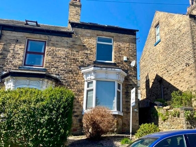 Terraced house to rent in Mona Road - House Share, Sheffield S10