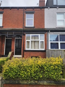 Terraced house to rent in Parkfield Mount, Leeds LS11