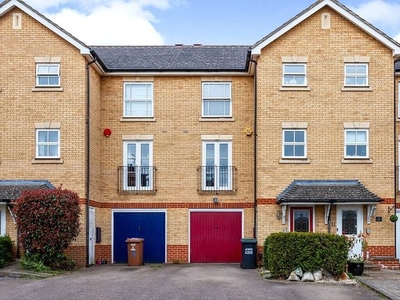Terraced house to rent in Sunderland Grove, Leavesden, Watford, Hertfordshire WD25