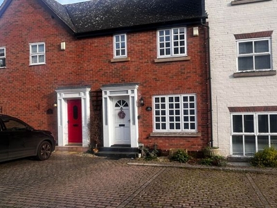 Terraced house to rent in The Croft, Henley-In-Arden B95