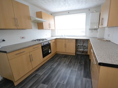 Terraced house to rent in Weymouth Close, Hull HU7