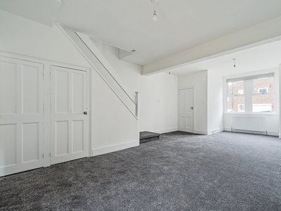 Terraced House to rent - Purrett Road, London, SE18