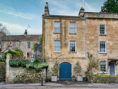 4 Bedroom House Weston Bath And North East Somerset