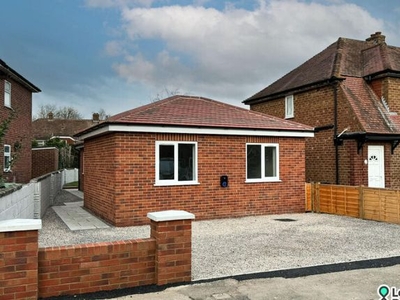 Bungalow to rent in Hawthorn Grove, Hereford, Herefordshire HR2