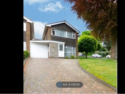 Detached house to rent in Moat Road, Oldbury B68