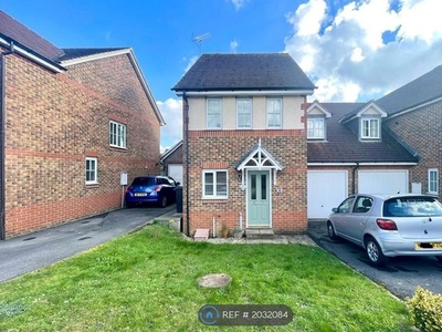 Detached house to rent in Newhurst Park, Hilperton, Trowbridge BA14