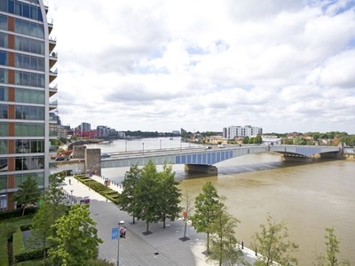 Flat for sale in Baltimore House, Battersea Reach SW18
