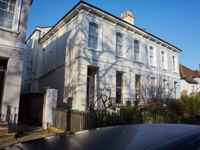 Flat to rent in 16 Sydenham Villas Road, Cheltenham GL52