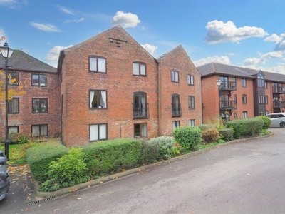 Flat to rent in 40 The Moorings, Stone, Staffordshire ST15