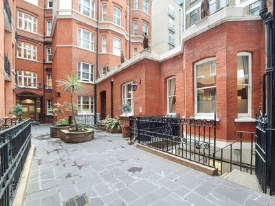 Flat to rent in Artillery Row, Westminster, London SW1P