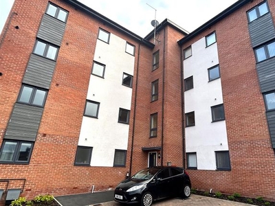 Flat to rent in Ascot Way, Longbridge, Birmingham B31